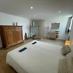 Sous Les Etoiles En Provence, Les Bambous Feriehus