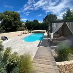 Sous Les Etoiles En Provence, Les Bambous Casa de Férias *